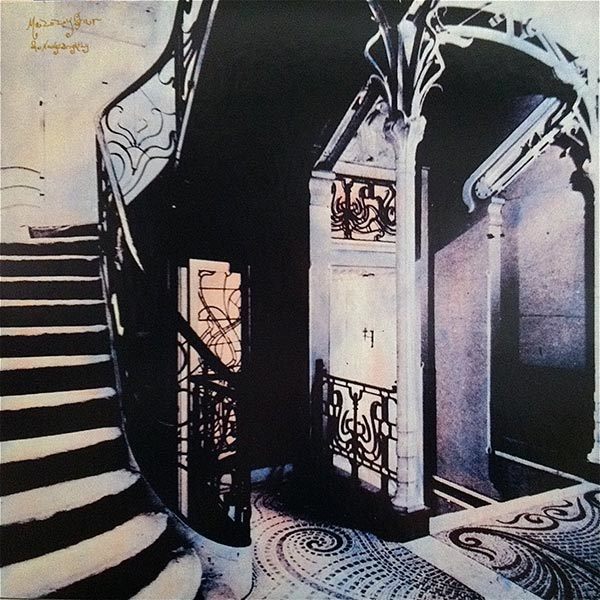 http://s0.limitedrun.com/images/1121721/v600_mazzy-star-she-hangs.jpg